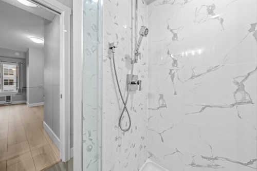 208-20175 53 Avenue, Langley, BC - Indoor Photo Showing Bathroom