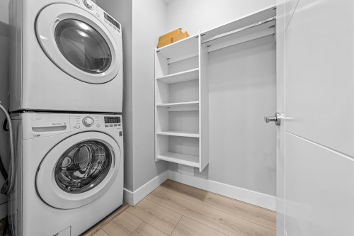 208-20175 53 Avenue, Langley, BC - Indoor Photo Showing Laundry Room