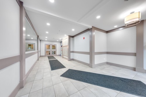 208-20175 53 Avenue, Langley, BC - Indoor Photo Showing Other Room