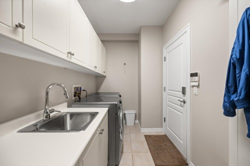 68-15715 34 Avenue, Surrey, BC - Indoor Photo Showing Laundry Room