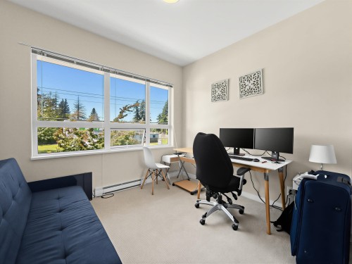 126-13228 Old Yale Road, Surrey, BC - Indoor Photo Showing Office