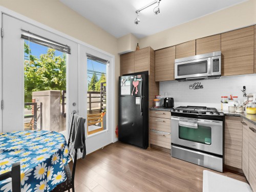 126-13228 Old Yale Road, Surrey, BC - Indoor Photo Showing Kitchen
