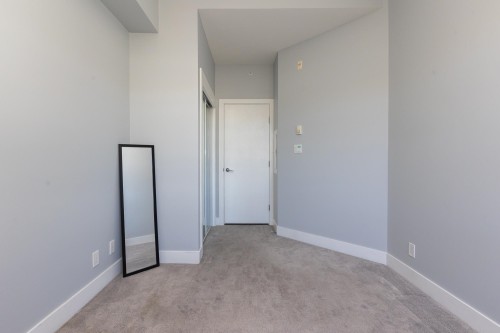 B401-20211 66 Avenue, Langley, BC - Indoor Photo Showing Other Room