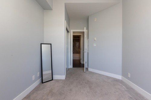 B401-20211 66 Avenue, Langley, BC - Indoor Photo Showing Other Room