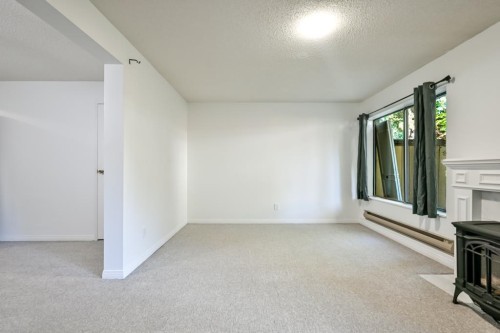 2-2998 Mouat Drive, Abbotsford, BC - Indoor Photo Showing Other Room