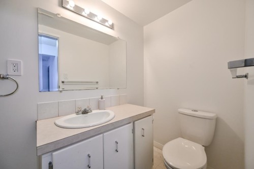 2-2998 Mouat Drive, Abbotsford, BC - Indoor Photo Showing Bathroom