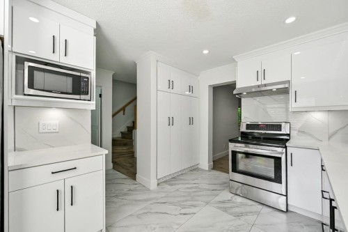 2-2998 Mouat Drive, Abbotsford, BC - Indoor Photo Showing Kitchen