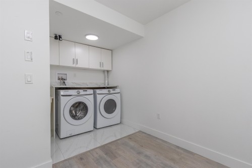 36743 Carl Creek Crescent, Abbotsford, BC - Indoor Photo Showing Laundry Room