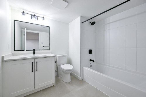20839 35 Avenue, Langley, BC - Indoor Photo Showing Bathroom