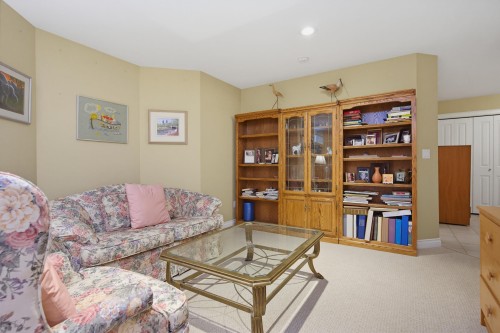3-1640 140 Street, Surrey, BC - Indoor Photo Showing Living Room