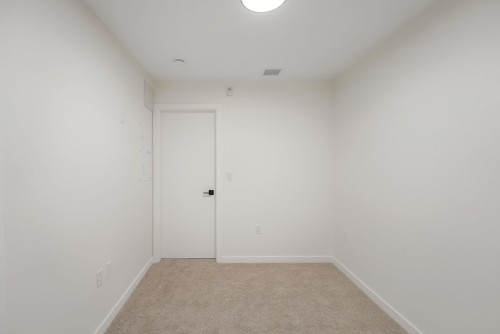 409-6270 Gooseberry Drive, Surrey, BC - Indoor Photo Showing Other Room