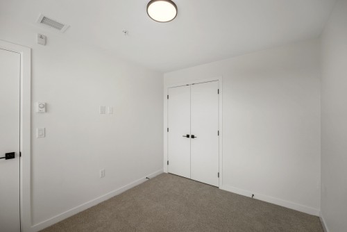 409-6270 Gooseberry Drive, Surrey, BC - Indoor Photo Showing Other Room