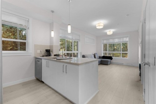 107-32690 14 Avenue, Mission, BC - Indoor Photo Showing Kitchen