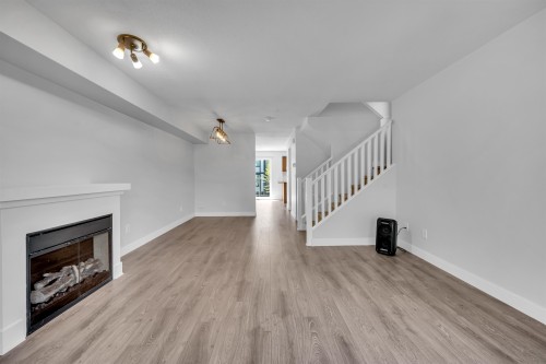 6-20038 70 Avenue, Langley, BC - Indoor With Fireplace