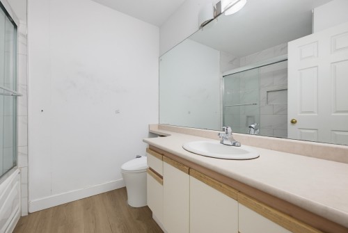 21-7140 132 Street, Surrey, BC - Indoor Photo Showing Bathroom