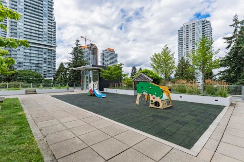 2105-13438 Central Avenue, Surrey, BC - Outdoor