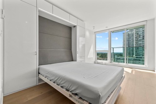 2105-13438 Central Avenue, Surrey, BC - Indoor Photo Showing Bedroom