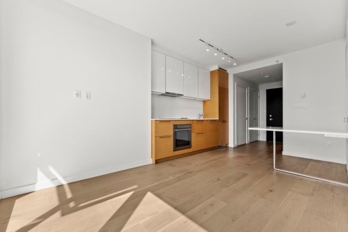 2105-13438 Central Avenue, Surrey, BC - Indoor