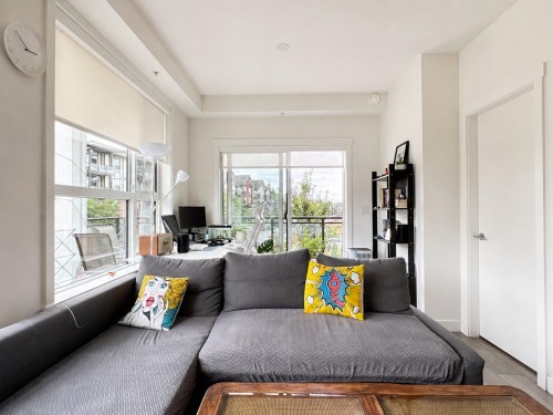 214-5504 Brydon Crescent, Langley, BC - Indoor Photo Showing Living Room