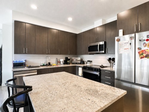 214-5504 Brydon Crescent, Langley, BC - Indoor Photo Showing Kitchen With Stainless Steel Kitchen With Upgraded Kitchen