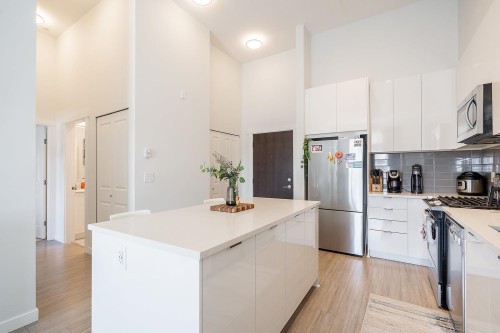C620-8150 207 Street, Langley, BC - Indoor Photo Showing Kitchen