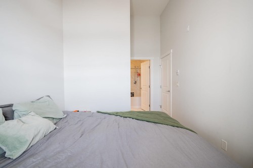 C620-8150 207 Street, Langley, BC - Indoor Photo Showing Bedroom
