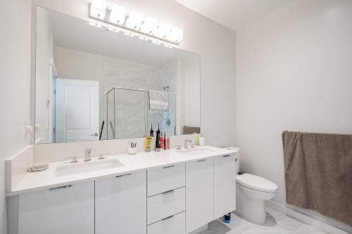 C620-8150 207 Street, Langley, BC - Indoor Photo Showing Bathroom
