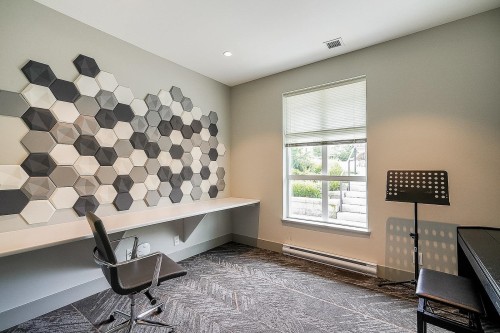 C620-8150 207 Street, Langley, BC - Indoor Photo Showing Office
