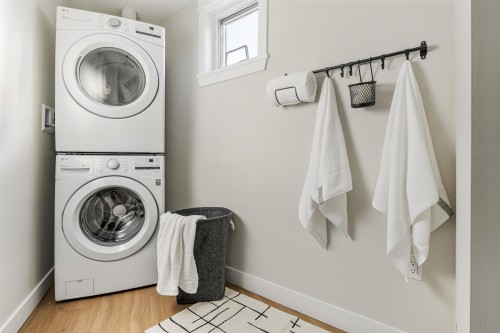 513-11058 132 Street, Surrey, BC - Indoor Photo Showing Laundry Room