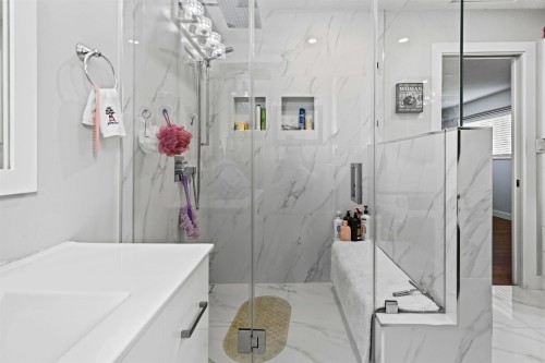 10520 Sunview Place, Delta, BC - Indoor Photo Showing Bathroom