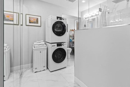 10520 Sunview Place, Delta, BC - Indoor Photo Showing Laundry Room