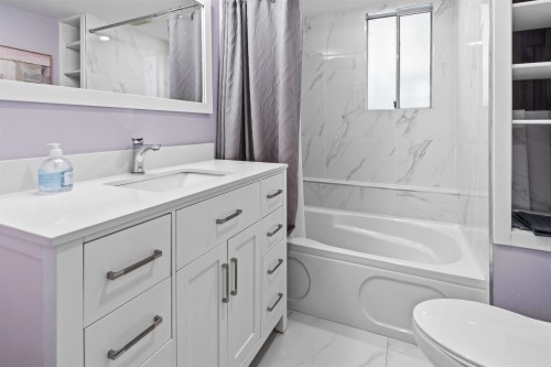 10520 Sunview Place, Delta, BC - Indoor Photo Showing Bathroom