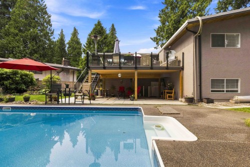 10520 Sunview Place, Delta, BC - Outdoor With In Ground Pool With Deck Patio Veranda