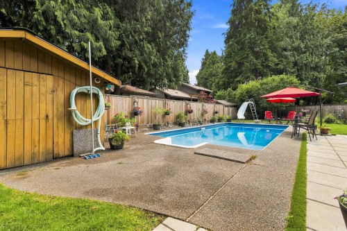 10520 Sunview Place, Delta, BC - Outdoor With In Ground Pool