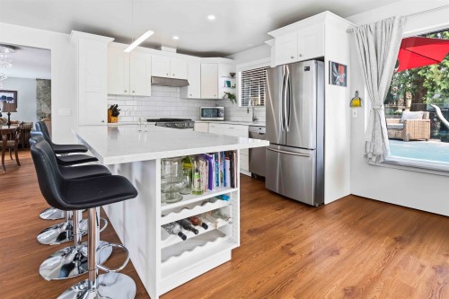 10520 Sunview Place, Delta, BC - Indoor Photo Showing Kitchen With Upgraded Kitchen