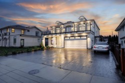8069 124 Street Surrey, BC V3W 0X7