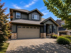 5818 167a Street Surrey, BC V3S 9T2