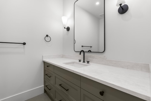 23709 40 Avenue, Langley, BC - Indoor Photo Showing Bathroom