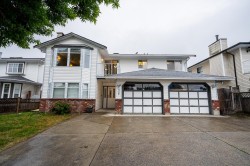 6722 124 Street Surrey, BC V3W 0Z7
