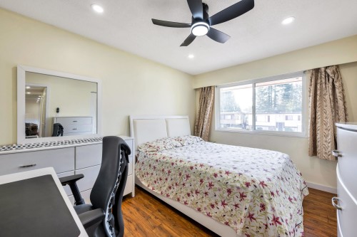11789 85A Avenue, Delta, BC - Indoor Photo Showing Bedroom