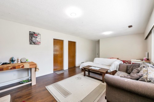 11789 85A Avenue, Delta, BC - Indoor Photo Showing Living Room