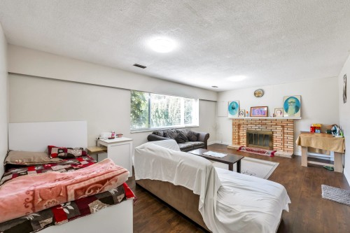 11789 85A Avenue, Delta, BC - Indoor With Fireplace