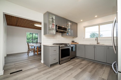 2995 268A Street, Langley, BC - Indoor Photo Showing Kitchen With Upgraded Kitchen