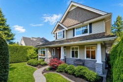 1930 140 Street Surrey, BC V4A 4H3