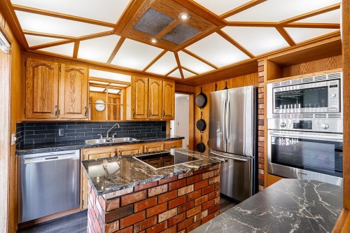1033 Cypress Street, White Rock, BC - Indoor Photo Showing Kitchen With Double Sink