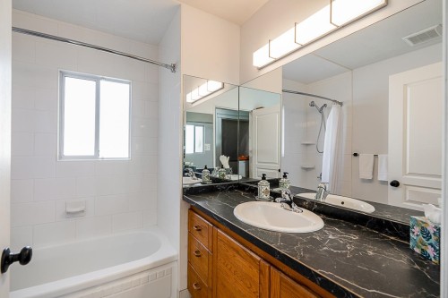 1033 Cypress Street, White Rock, BC - Indoor Photo Showing Bathroom