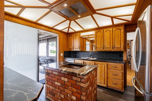 1033 Cypress Street, White Rock, BC - Indoor Photo Showing Kitchen With Double Sink