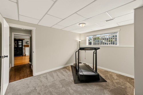 32137 Debreen Crescent, Abbotsford, BC - Indoor Photo Showing Gym Room