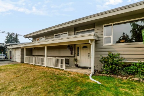 32137 Debreen Crescent, Abbotsford, BC - Outdoor With Deck Patio Veranda