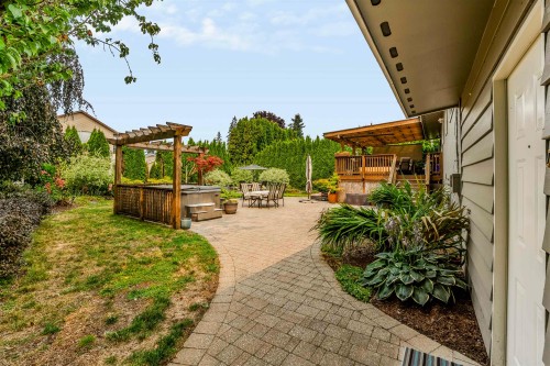 32137 Debreen Crescent, Abbotsford, BC - Outdoor With Deck Patio Veranda